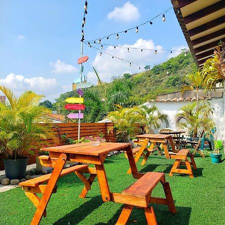 Roof Hostel 卡利 外观 照片